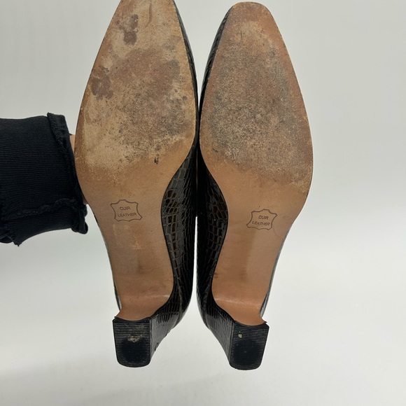 Alligator Texture Heels - Picture 6 of 6